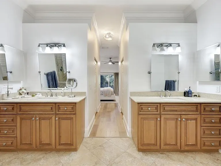 7500 Woodland Bend Cir — Photo 17