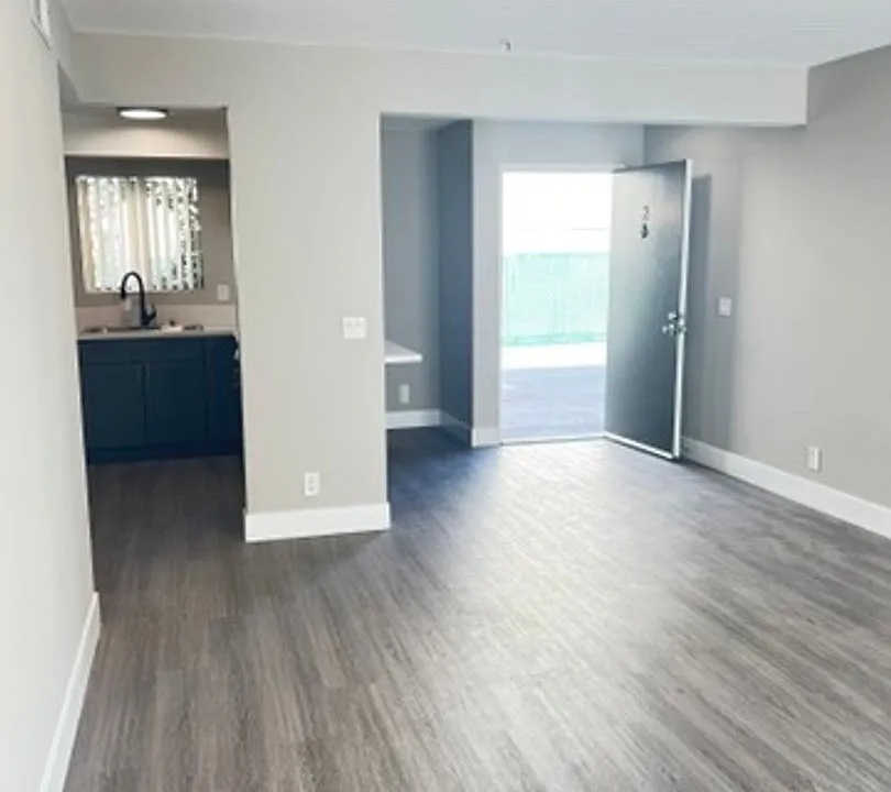 Walnut Apartments