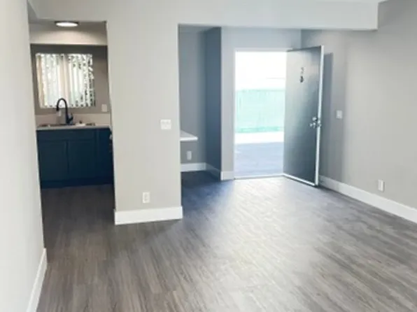 Walnut Apartments, 25006 Walnut St APT 2, Newhall, CA 91321