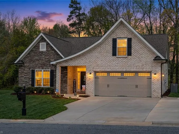 411 Freemont Dr, Thomasville, NC 27360