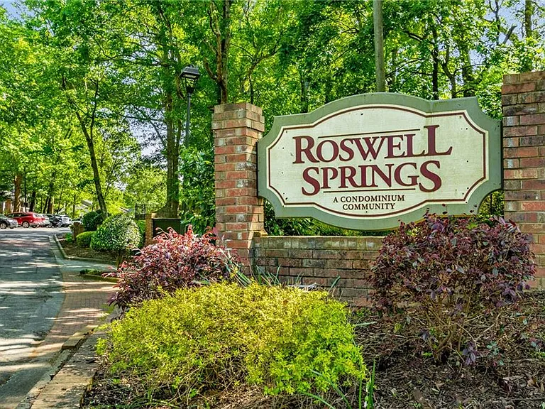 521 Warm Springs Cir — Photo 11