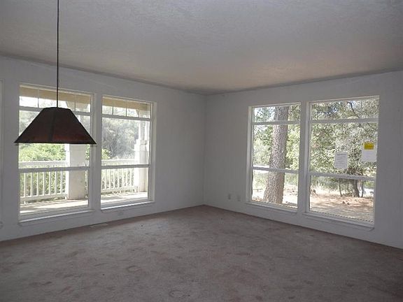 2nd image of 12973 Spruce Ln