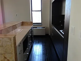 Rented by R New York