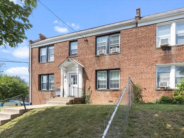 305 34th St SE APT 2, Washington, DC 20019