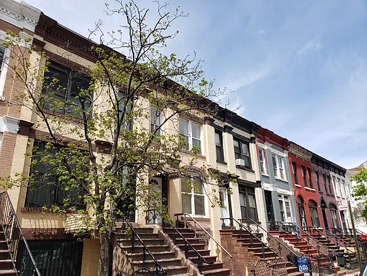 Rented by BELLMARC | media 13