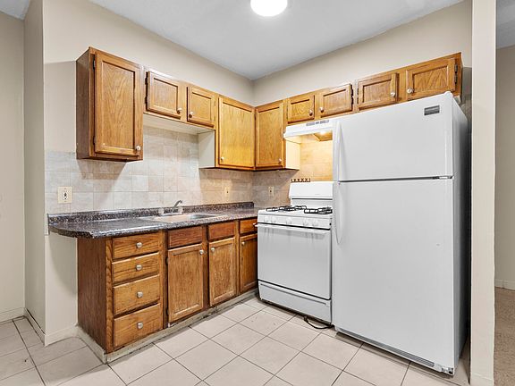 3rd image of 26-28 Lawrence St #26-3