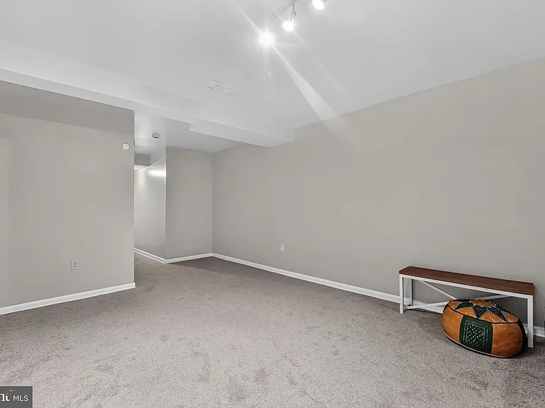 5607 Vantage Point Rd — Photo 36
