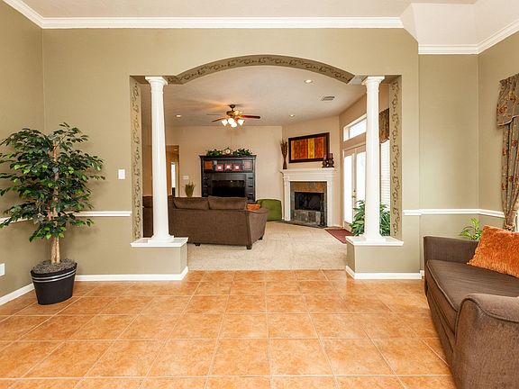 3rd image of 5211 Cottonwood Creek Ln
