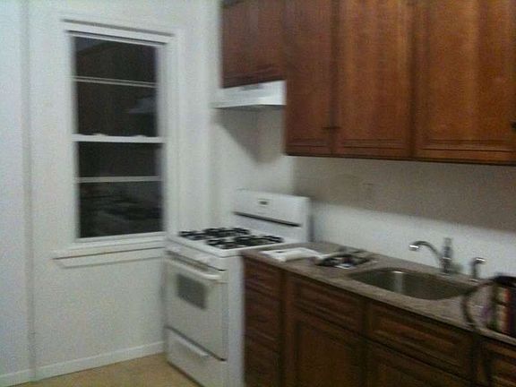 2nd image of 29 Willow Pl