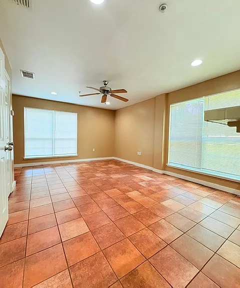 507 S Bonner Ave #D — Photo 4