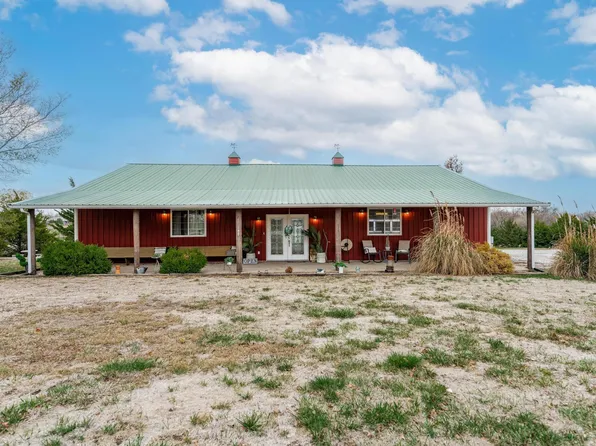 1138 N River Rd, Mulvane, KS 67110
