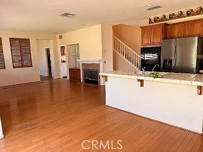 4 bed, 3031 sqft, $4,500 — Photo 3