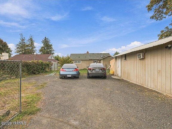 5th image of 1407 S 11th Ave
