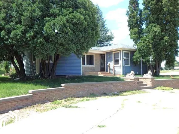 1302 2nd St, Eldora, IA 50627