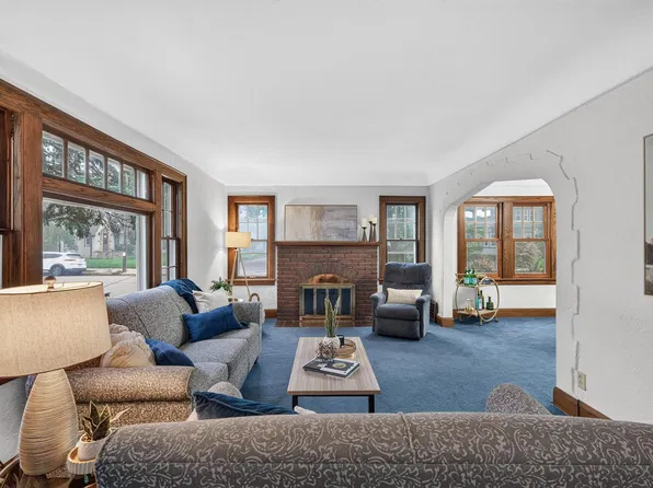 3956 Quail Ave N, Robbinsdale, MN 55422