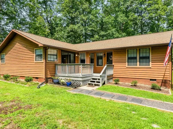 461 Lakewood Dr, Mineral, VA 23117