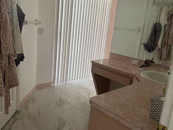 4th image of 9376 Southern Belle Dr