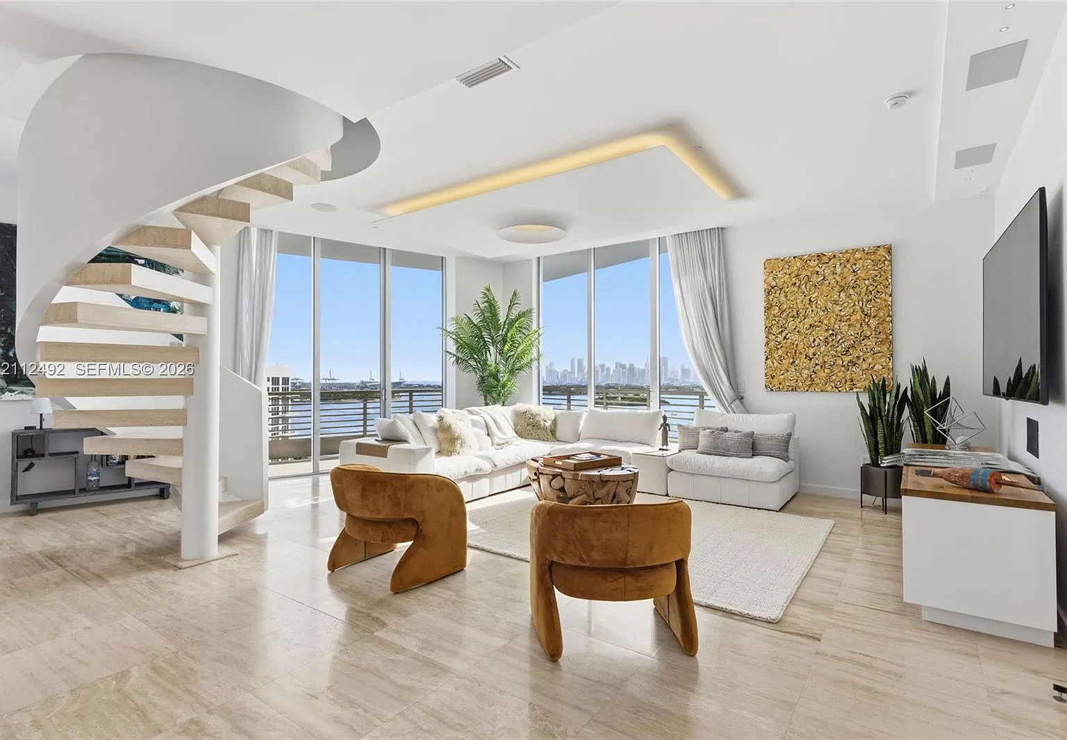 Capri South Beach Condo — Photo 1