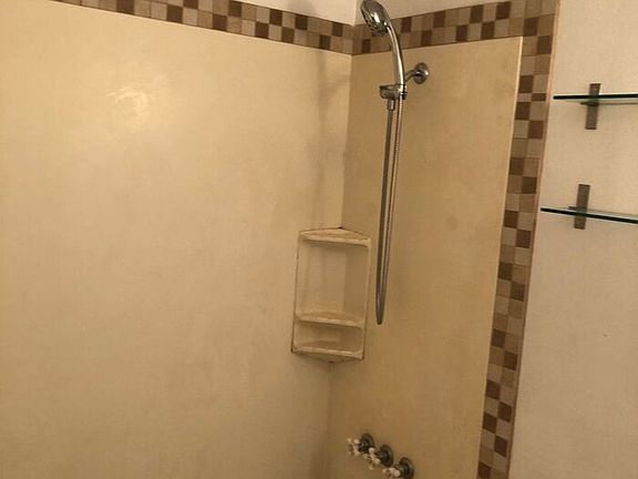 4th image of 6330 Maywood Ln