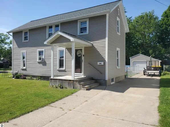 518 W End St, Alma, MI 48801