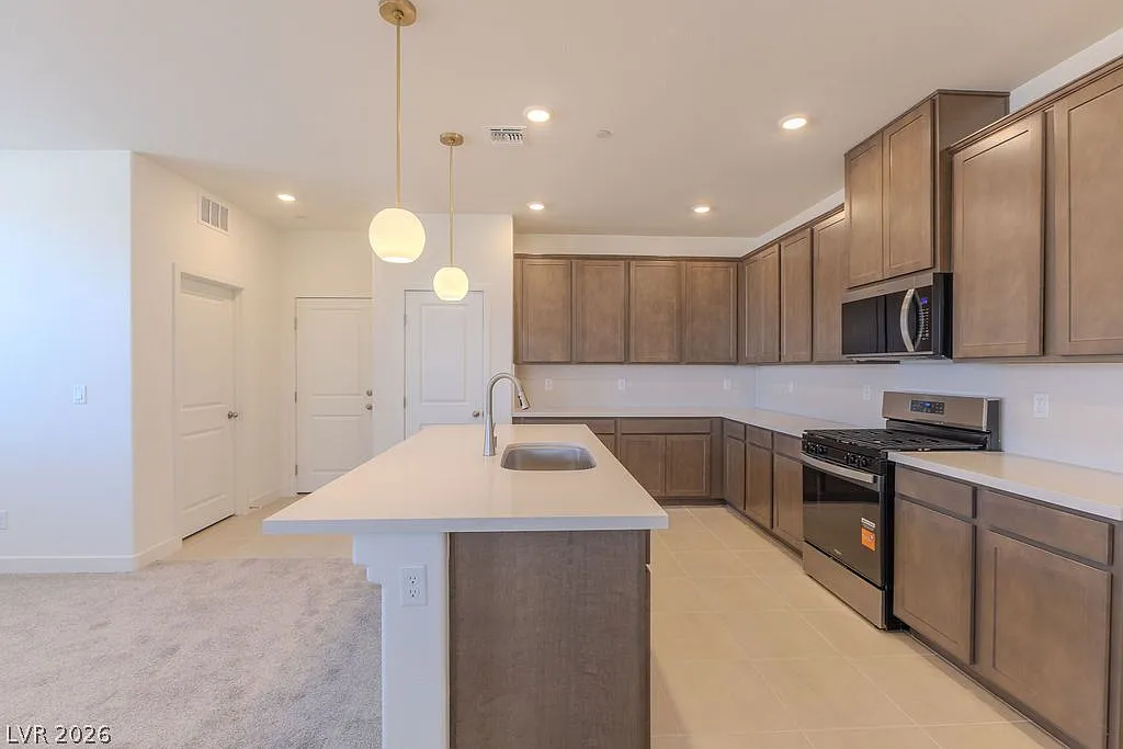 3 bed, 2.5 bath, 1809 sqft, $2,990 — Photo 4