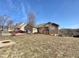 156 Ridgeview Dr, Saint Robert, MO 65584