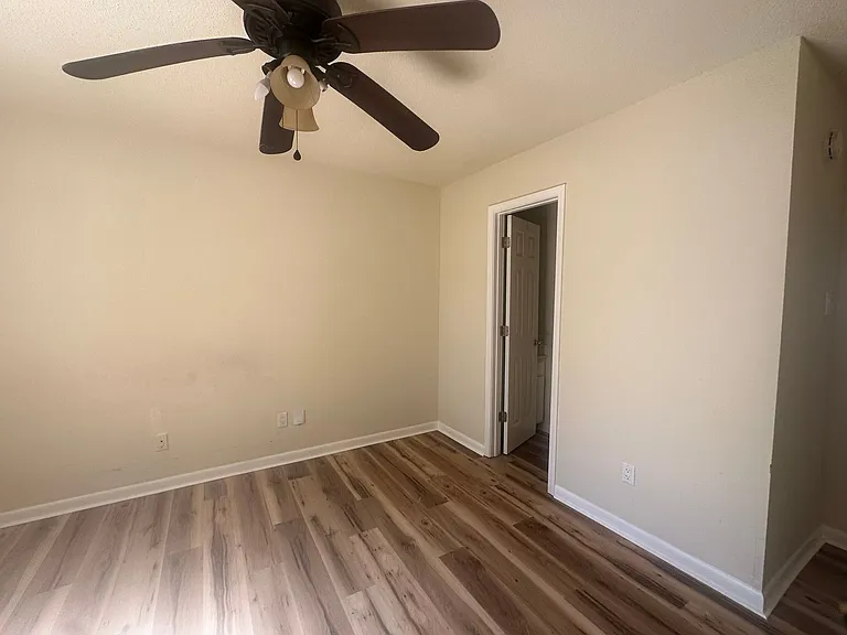 105 Cantal Dr — Photo 10