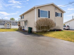 20 Dickey St, Amherst, NS B4H2H9