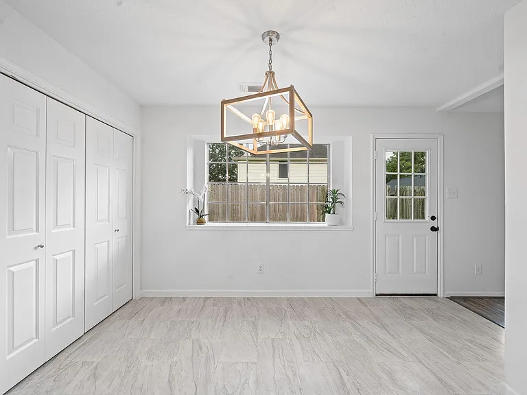 22719 Old Church Ln — Photo 12