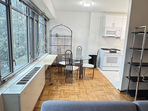 3rd image of 1711 Massachusetts Ave NW #404