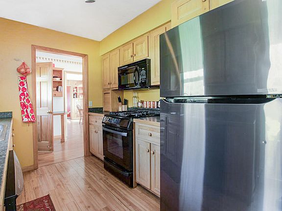 3rd image of 3806 E Shore Dr