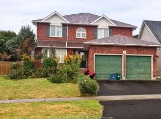 72 Niagara Dr, Oshawa, ON L1G 8A5