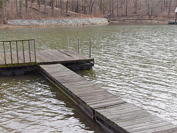 4th image of 420 Hyde Cove Dr