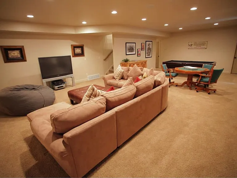 Building's Lounge