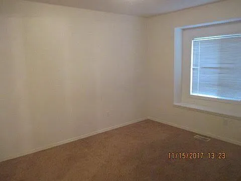 2242 S Stephen Ave — Photo 11