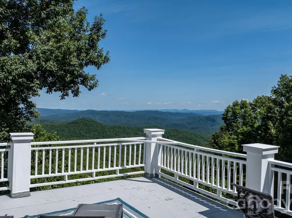 308 Flat Mountain Rd, Lenoir, NC 28645