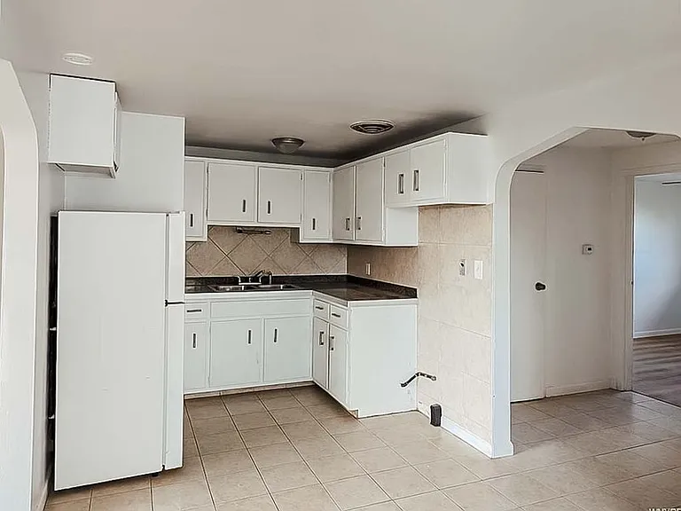 6020 Buffalo Ave #4 — Photo 5