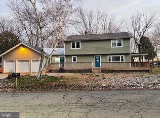 320 Cedar Ave, Colonial Beach, VA 22443