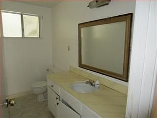 5th image of 522 S Park Victoria Dr