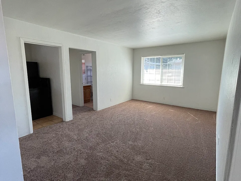 1810 Olive Ave #9