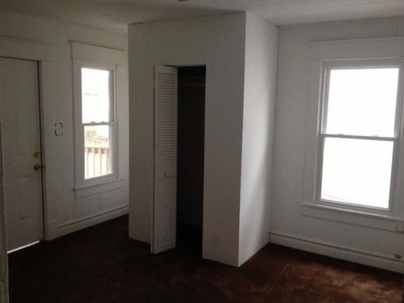 2nd image of 832 W 27th St APT 1