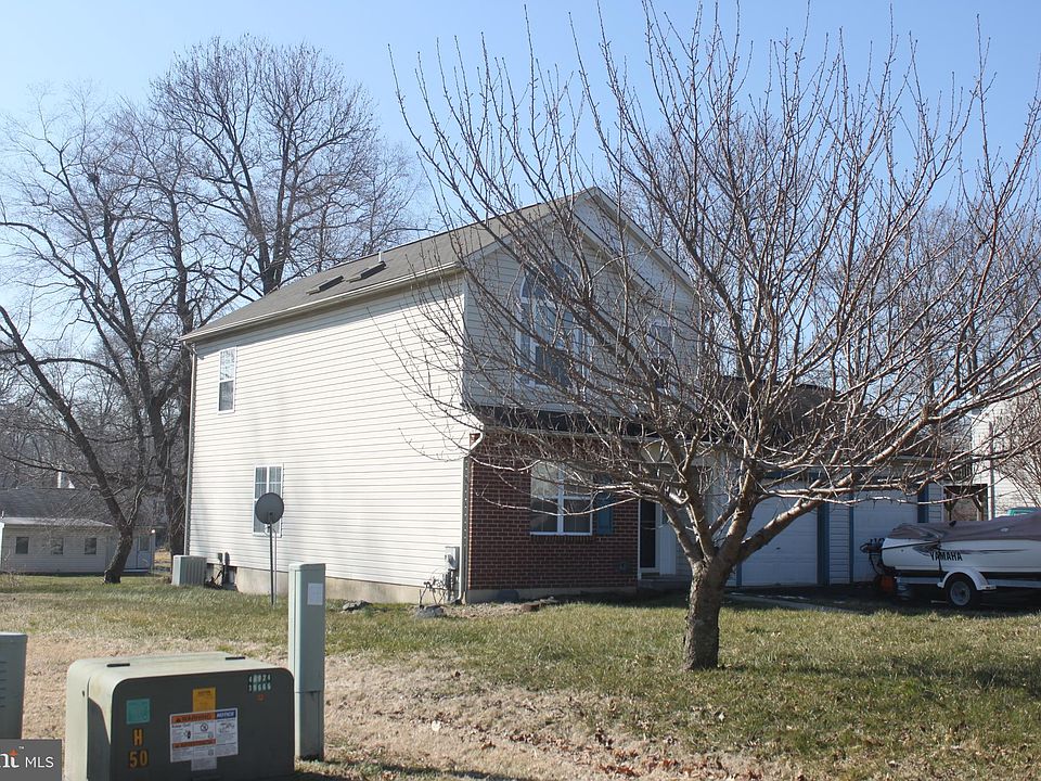 2nd image of 418 Llangollen Blvd