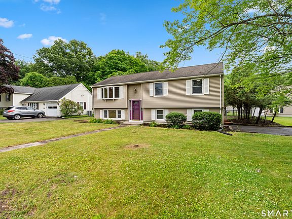 3rd image of 40 Woodside Lane