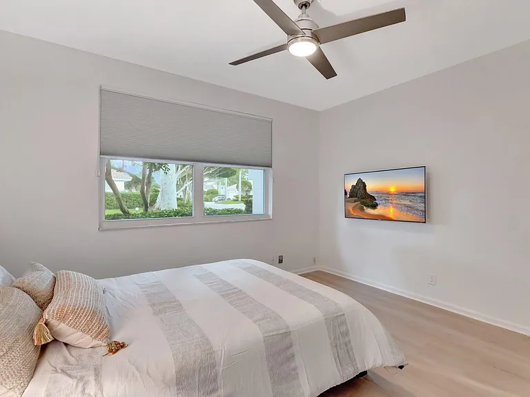 2213 NW 62nd Dr — Photo 33