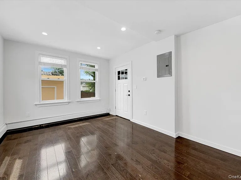 23 Colin St #GROUND FLOOR — Photo 3