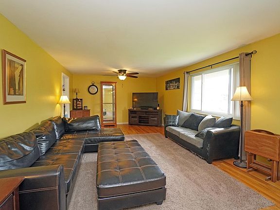 4th image of 5678 Nickview Dr