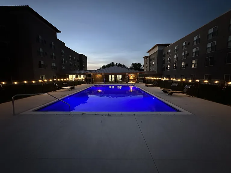 Serenity Shores Apartments — Photo 34