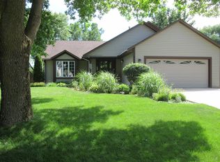 9393 71st St S, Cottage Grove, MN 55016