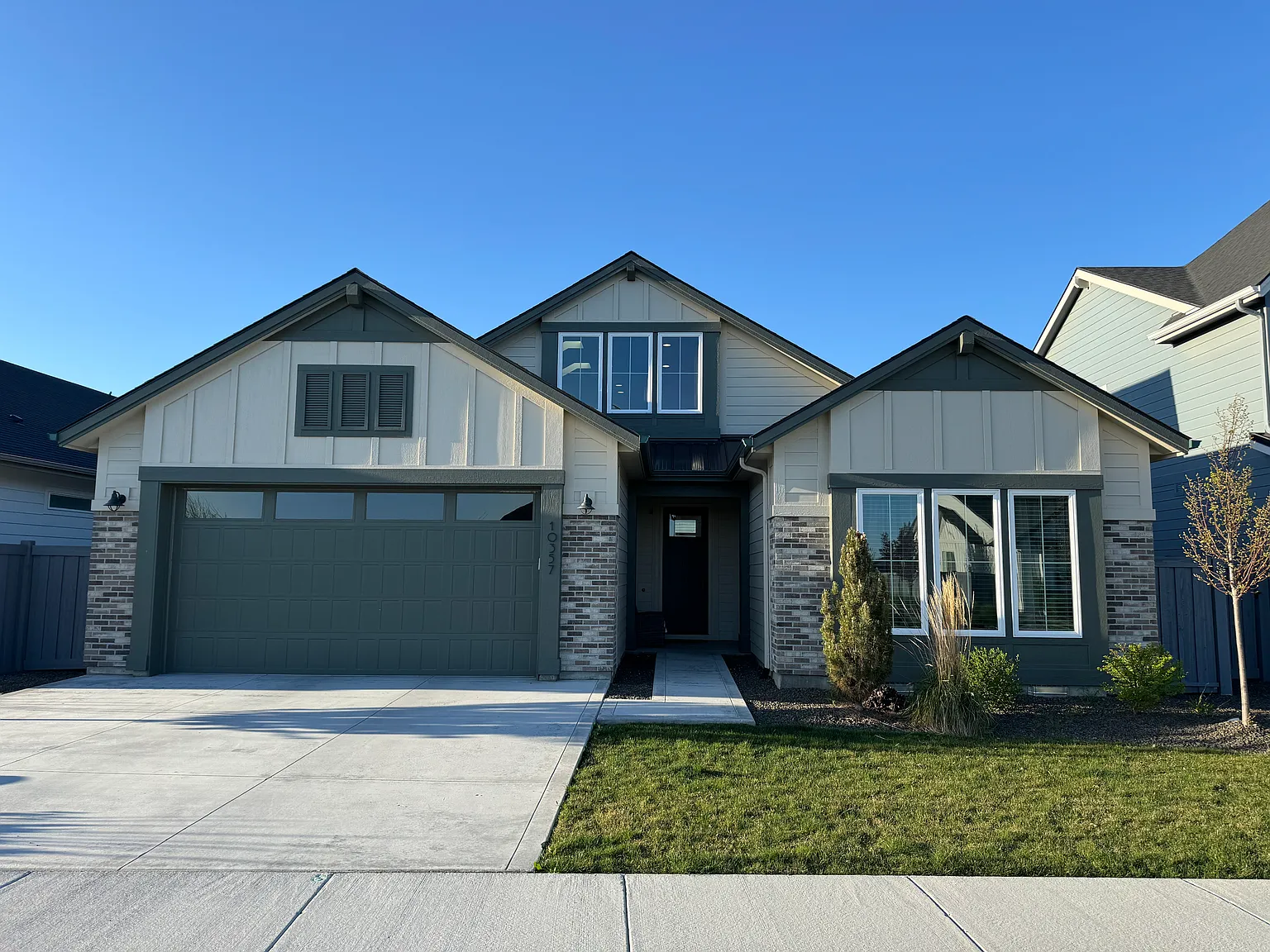 3 bed, 2245 sqft, $2,850 — Photo 1