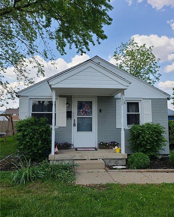 1st image of 403 W 1st St